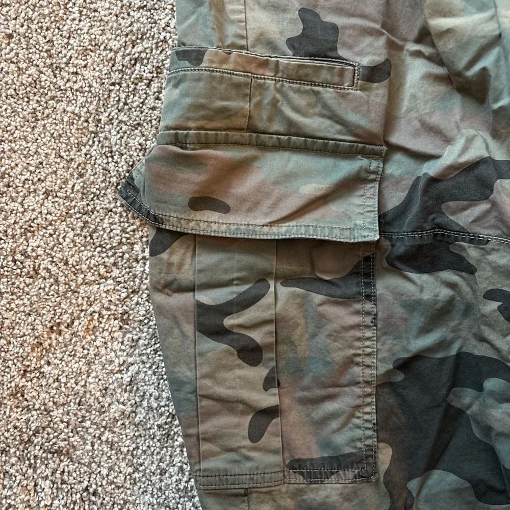 GAP Women's Camouflage Wide Leg Pants - Picture 2 of 5